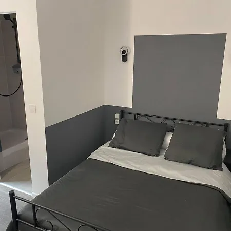 Hotel Le Parisien 2*